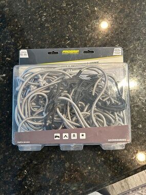 NWT Progrip Cargo Net W/6 adjustable hooks, fits all size truck beds
